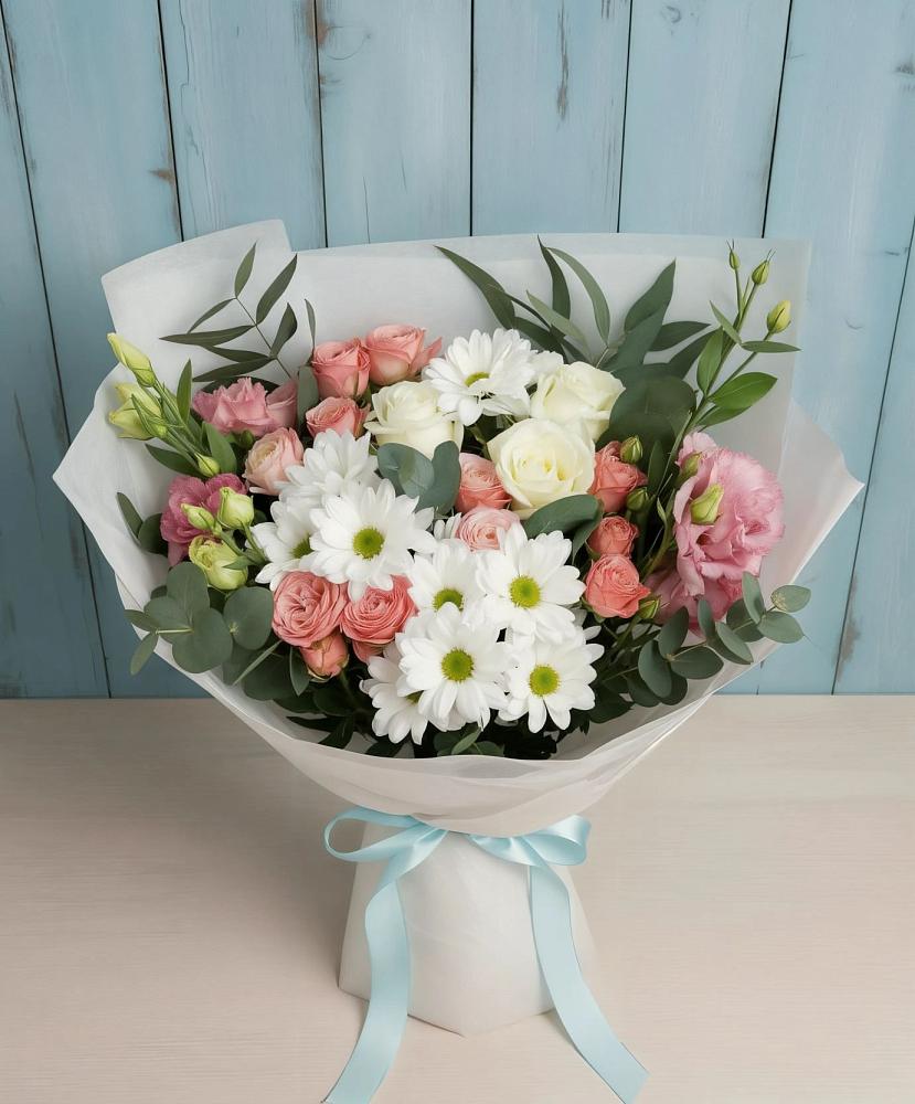 Букет цветов из: Розы, Лизиантусы и Хризантемы в Казьминском