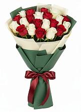 Букет Микс из красных и белых роз #REPLACE_PRED# Казьминском
