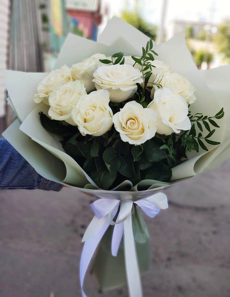 Букет Белые розы Проуд в Казьминском