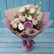 Букет цветов из:  Розы и Лизиантусы в Казьминском