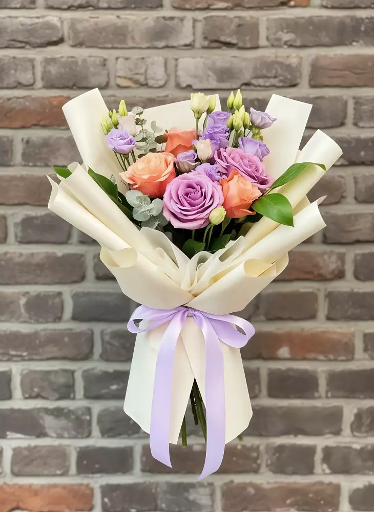 Букет цветов из: Лизиантусы и Розы в Казьминском