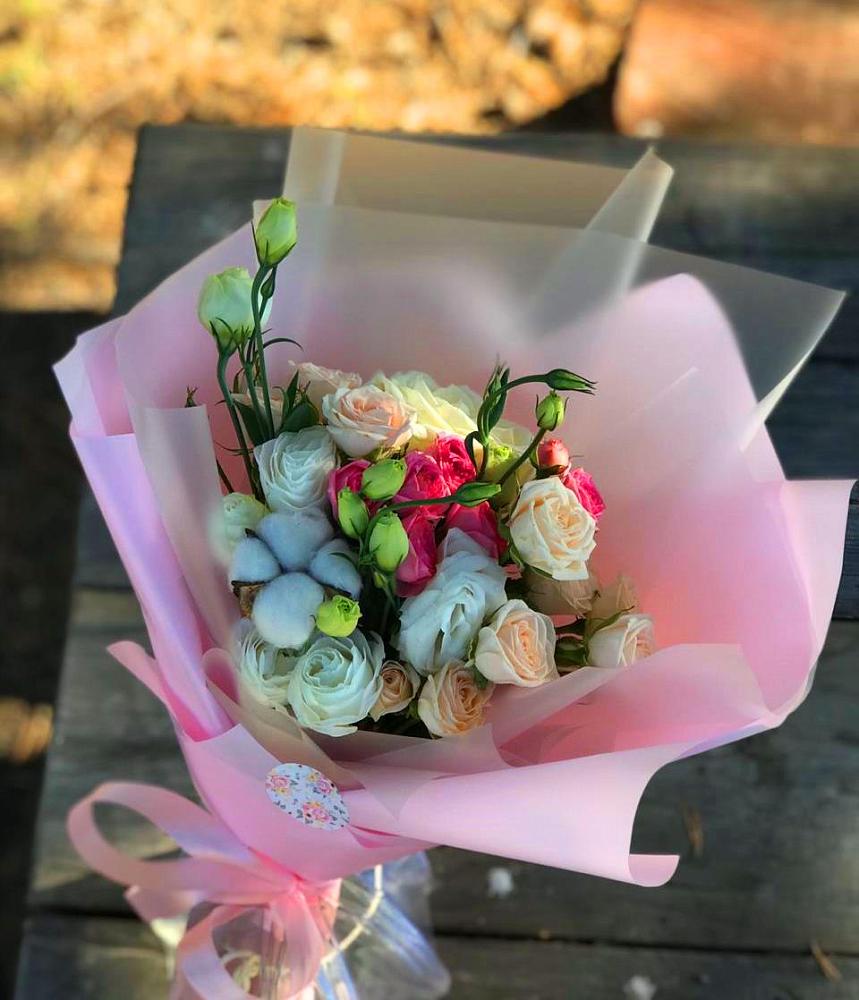 Букет цветов из: Розы и Лизиантусы в Казьминском