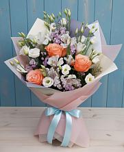 Букет цветов из:  Лизиантусы, Розы, Альстромерии и Гипсофила в Казьминском