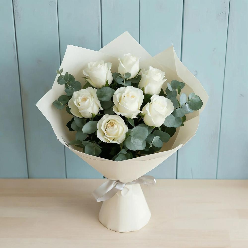 Букет Белые розы в Эвкалипте в Казьминском