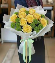 Букет цветов из:  Хризантемы и Розы в Казьминском