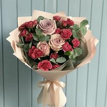 Букет цветов из:  Гвоздики и Розы в Казьминском